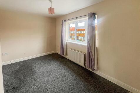 32b Gosden Road