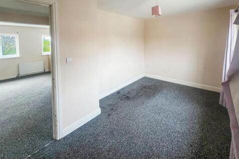 32b Gosden Road