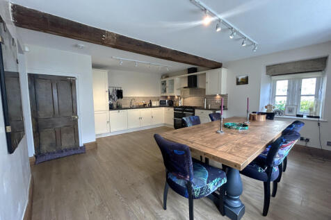 Dining/Kitchen