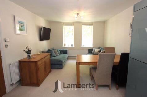 Lounge/Dining Area