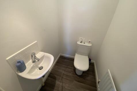 Cloakroom/wc