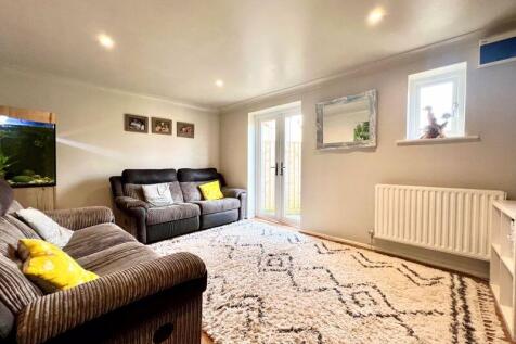 Living Room / Bedroom Four