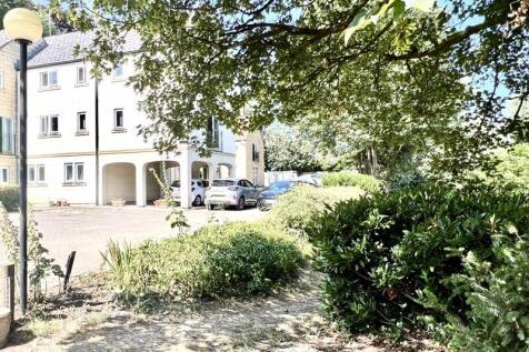 Gardens / Parking