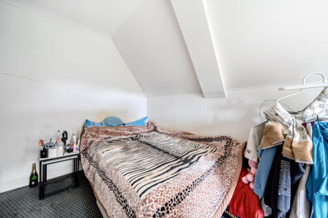 1303449-1-6841baa...