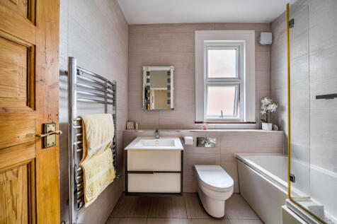 1371115-9-68fa1bd...