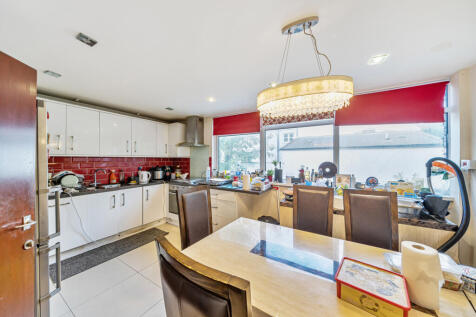 1373392-7-68ff80a...