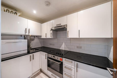 1372191-4-6901fba...