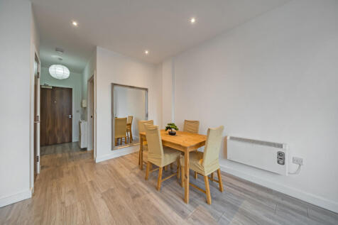 1372191-7-6901fbc...