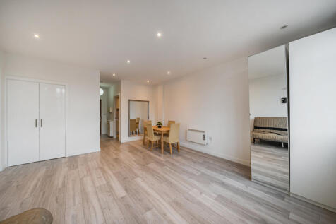 1372191-9-6901fbf...