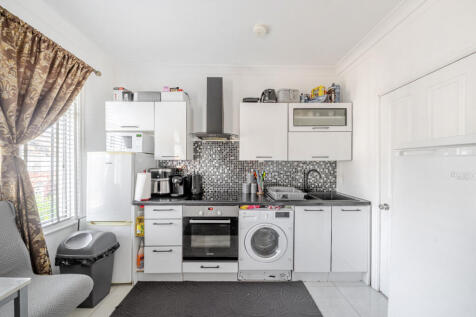 1372336-5-68fb6aa...