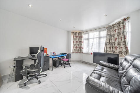 1376218-19-690b75...