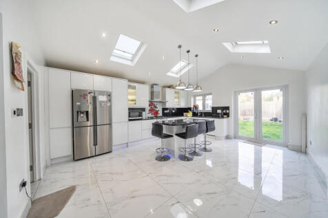 1376218-25-690b76...