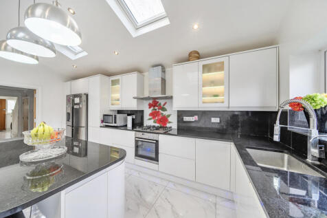 1376218-33-690b76...