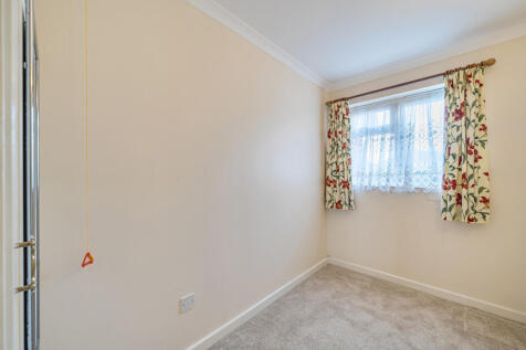 1375893-12-690b70...