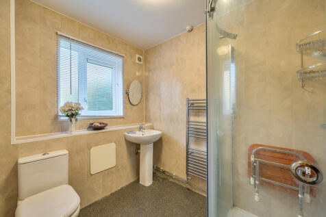 1375893-8-690b6fd...