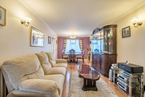 1375893-1-690b6e1...