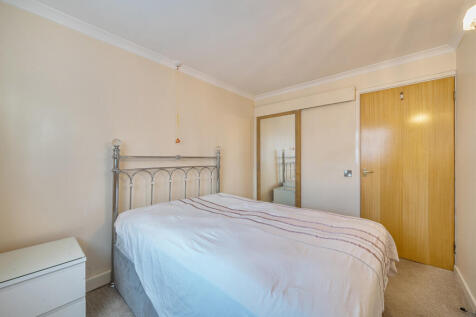 1375893-11-690b70...