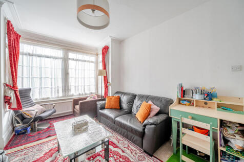 1372898-4-68ff76a...