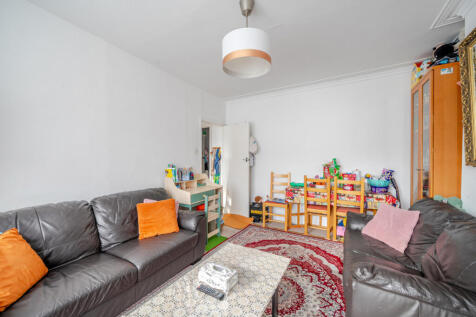 1372898-5-68ff76e...