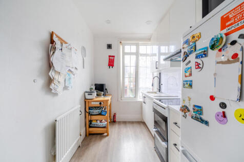 1372898-7-68ff775...