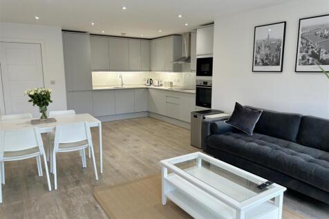lounge kitchen.JPG