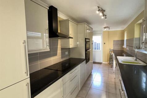 kitchen 1.JPG