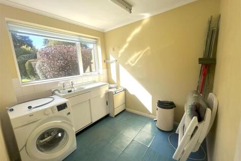 UTILITY ROOM &amp; WC
