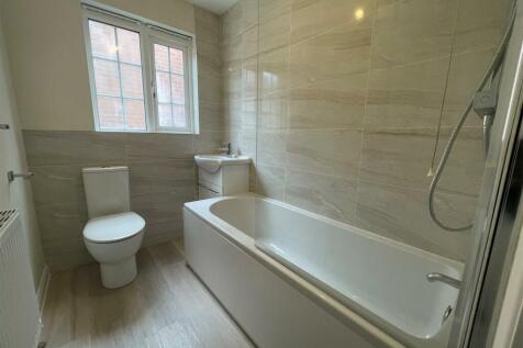 Bathroom 2.jpg