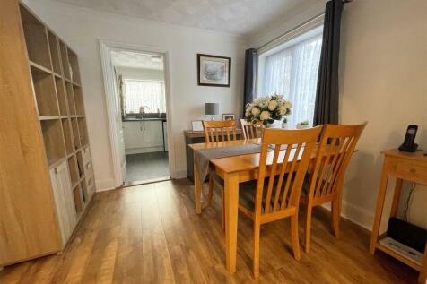 Dining Area.jpg