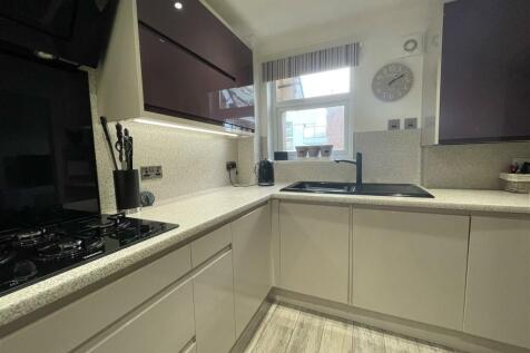 Kitchen 3.jpg