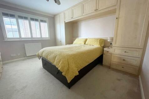 Bedroom 1.jpg