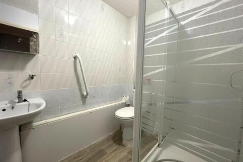 Shower Room.jpg
