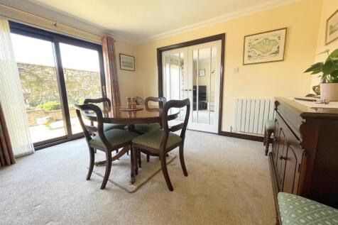 Dining Room.jpg