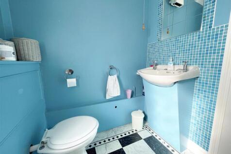 Shower Room.jpg