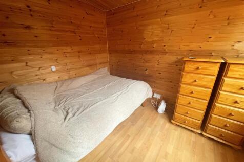 Chalet 1.jpg