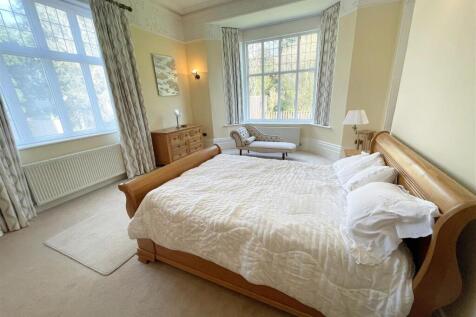 Bedroom 1a.jpg