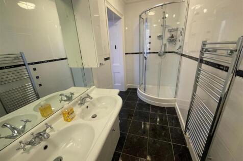 En Suite.jpg