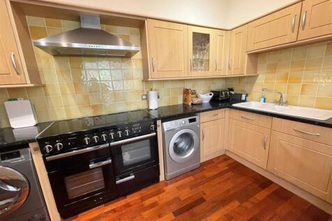 Kitchen 1.jpg