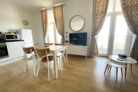 Dining Area.jpg