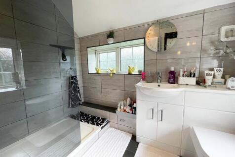Shower Room.jpg
