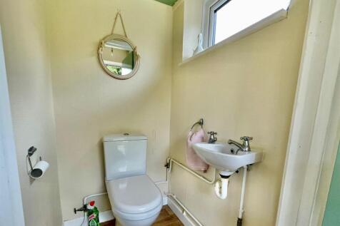 Downstairs WC.jpg