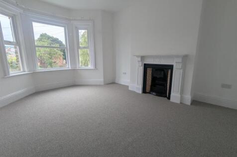Bedroom 1.jpg