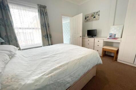 Room 5.jpg