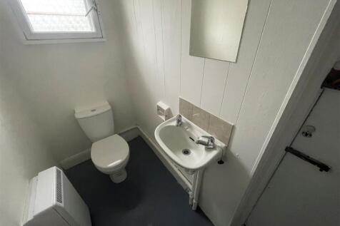 Shower room...jpg