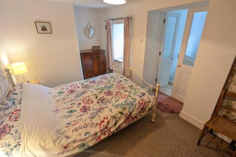 First floor double with ensuite (1).jpg