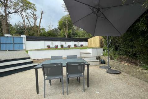 Patio 2.jpg