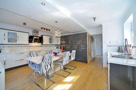 Alt Kitchen