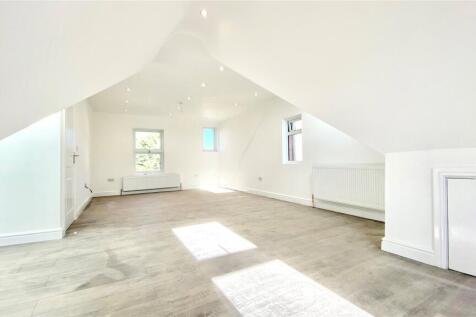 Bedroom/Living Area