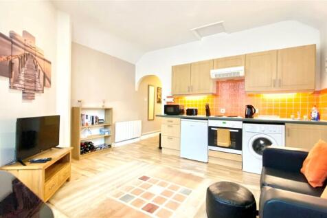 Kitchen/Living Area