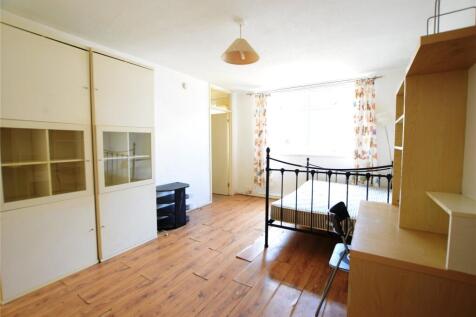 Bedroom/Living Area